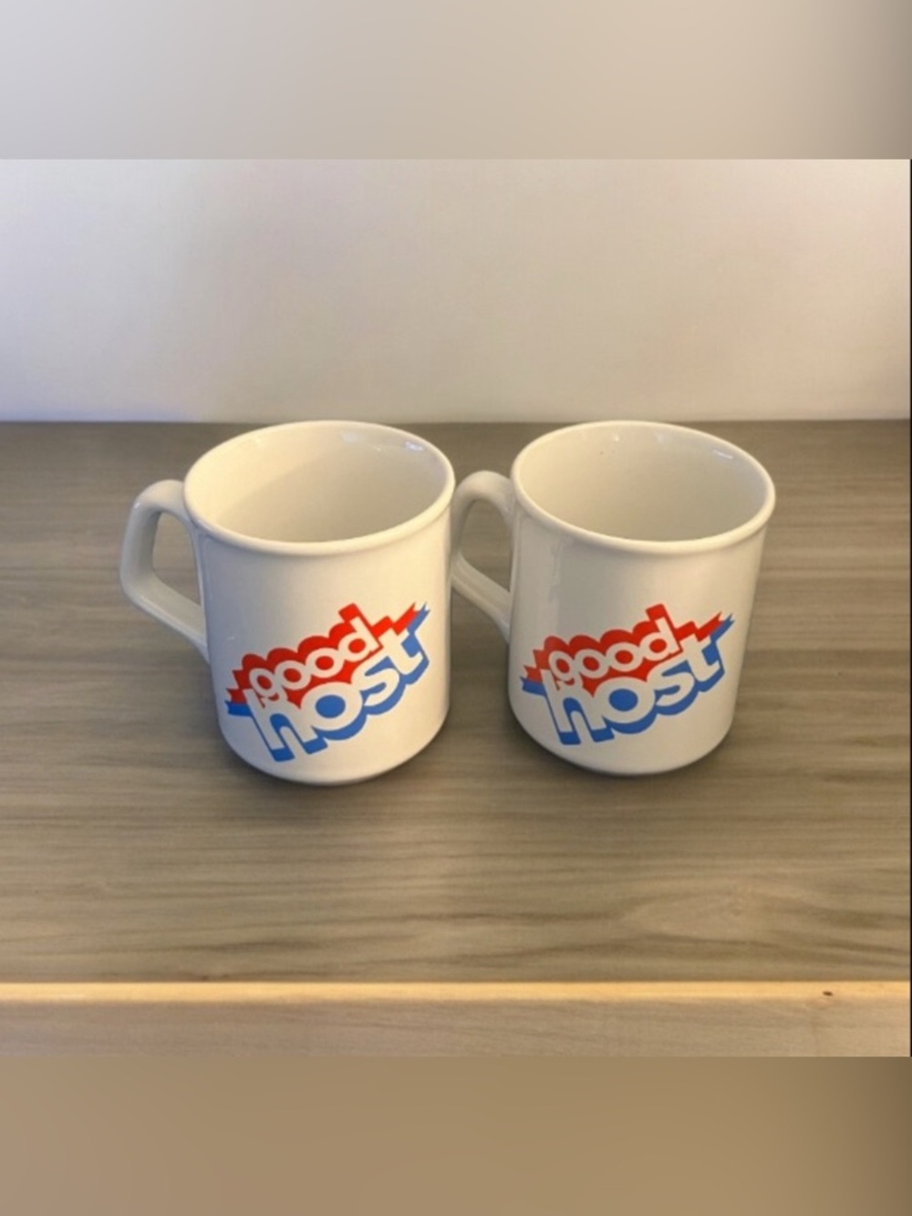 Vintage "good host" Iced Tea Set of 2 Mugs Restaurant Style Red White Blue